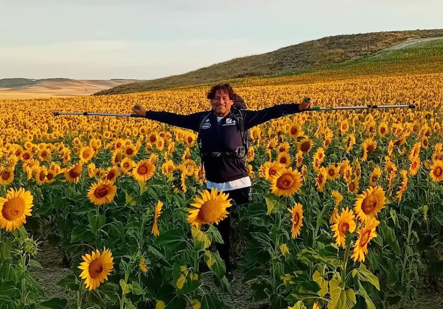 Mille chilometri su stampelle: mostra fotografica racconta il cammino di  Gianni Sasso a Santiago de Campostela - Focus Italia Web